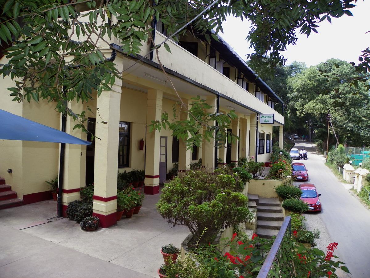 Alasia Hotel Касаули Екстериор снимка